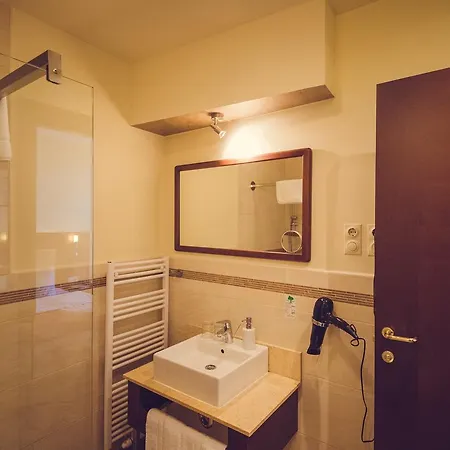 Arena Hotel 4*